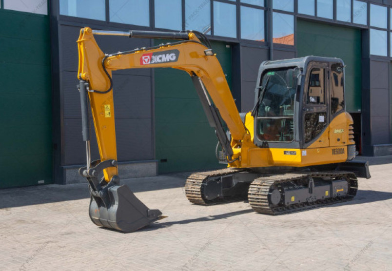 Аренда мини-экскаватора XCMG XE60 в Санкт-Петербурге и Ленинградской области