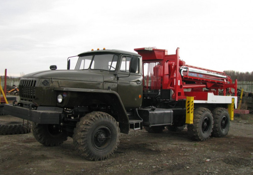 Аренда ямобура Урал 4320-60/70 KDC-5600 в Санкт-Петербурге и Ленинградской области